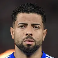 Inter sai do transfer ban e mira zagueiro do Cruzeiro