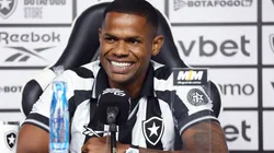 Júnior Santos comentou sobre o jogo contra o Flamengo em sua apresentação. Foto: Vitor Silva/Botafogo.