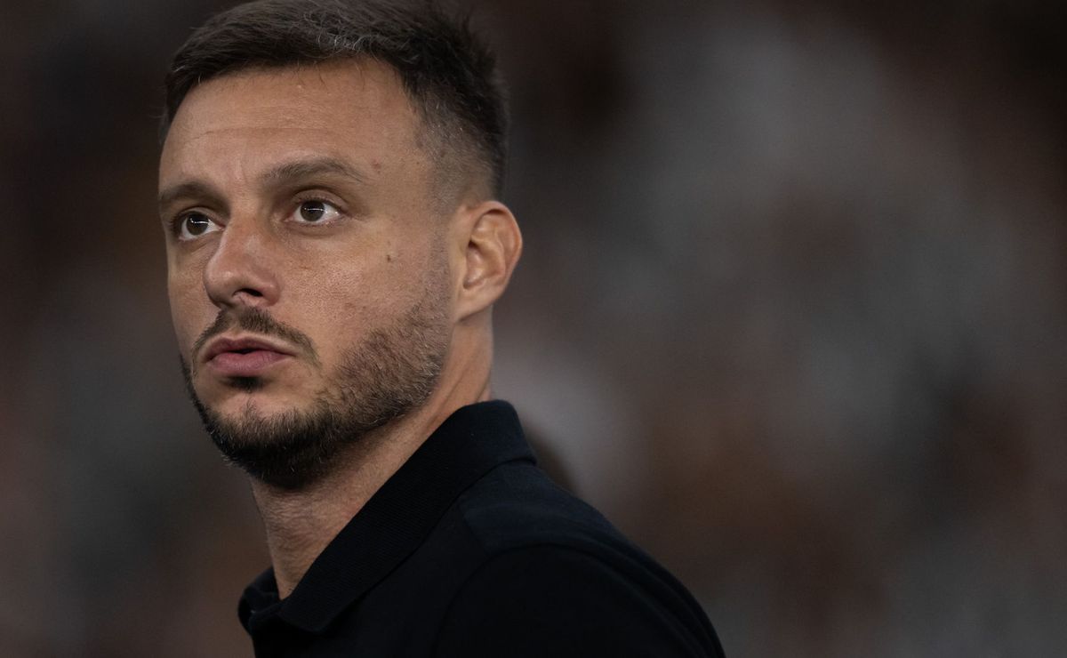 Retorno de Júnior Santos vira trunfo para Anselmi tentar ajustar ataque do Botafogo