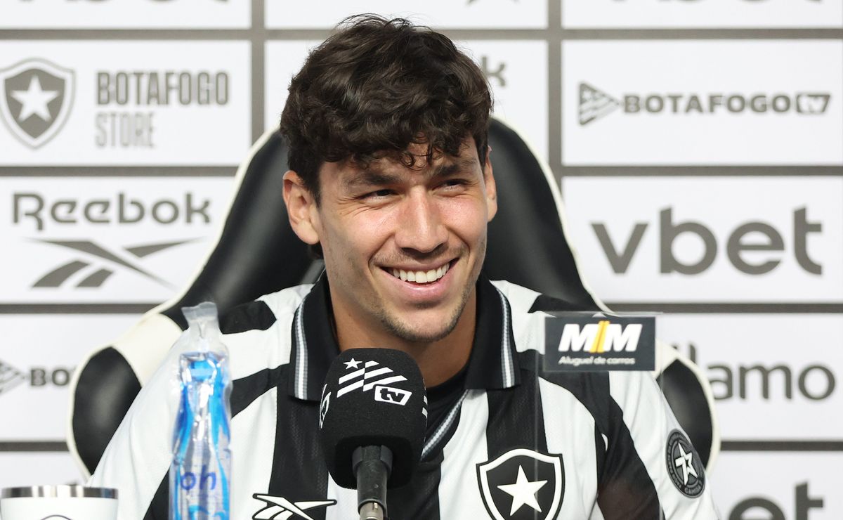 Ferraresi projeta Botafogo x Flamengo e ‘provoca’ ao citar atitude: “Brigar, jogar e ganhar”