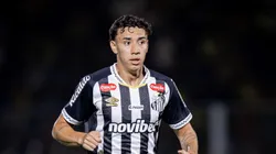 Gabriel Bontempo durante partida do Santos em Mirassol.