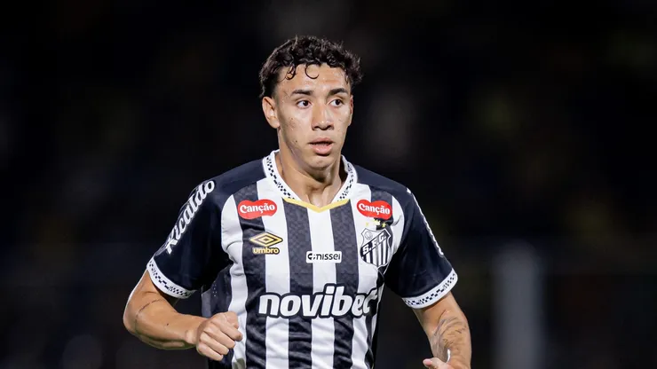 Gabriel Bontempo durante partida do Santos em Mirassol.