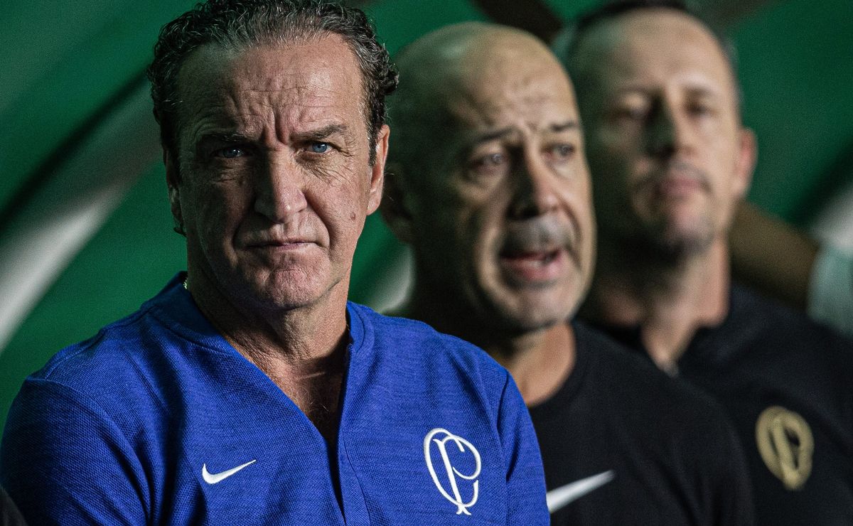 Corinthians debate Cuca, Crespo e Ramón Díaz para substituir Dorival Júnior, mas técnicos são reprovados