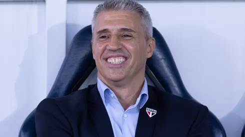 Hernán Crespo pode ser rival do São Paulo em 2026.