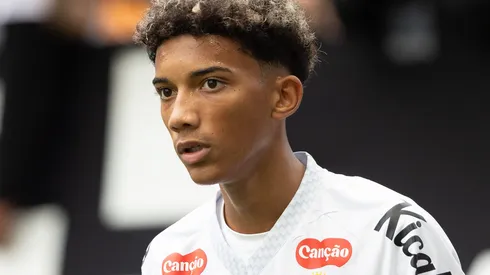 Robinho Jr segue com renovação travada.