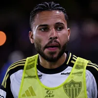 Alexsander volta aos treinos e vira opção no Atlético-MG