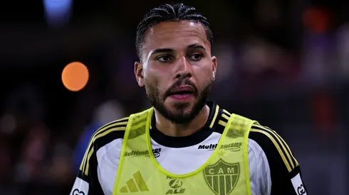 Alexsander jogador do Atletico-MG durante entrada em campo para partida contra o Bragantino no estadio Cicero De Souza Marques pelo campeonato Brasileiro A 2025. Foto: Fabio Giannelli/AGIF