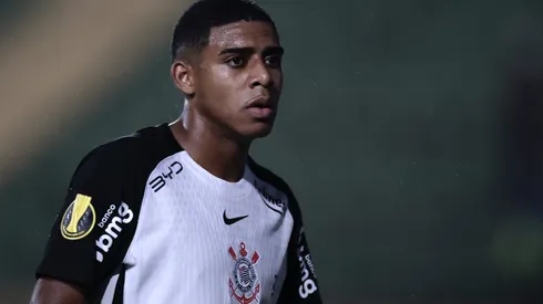 Gui Negão deve perder a titularidade no clássico.