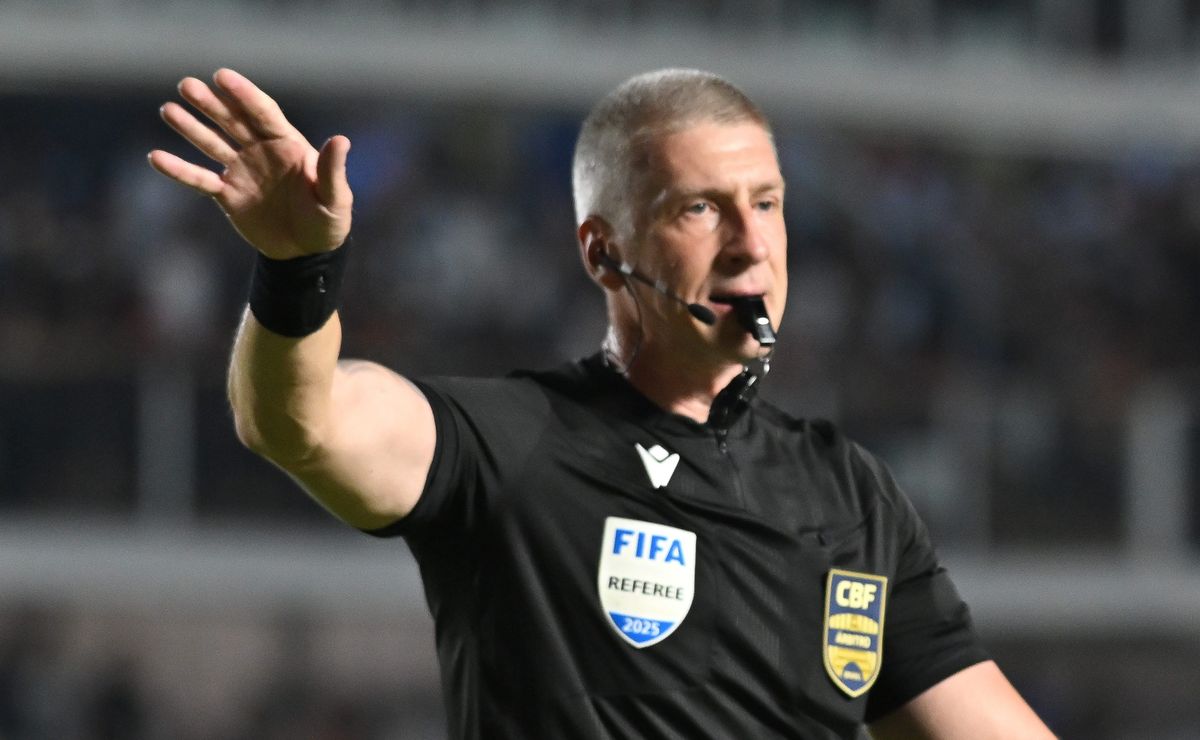 CBF confirma arbitragem de Anderson Daronco para clássico entre Botafogo e Flamengo