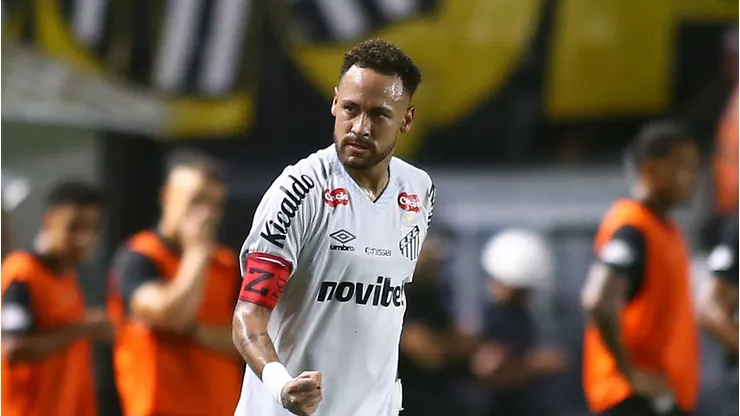 Neymar celebra gol diante do Vasco