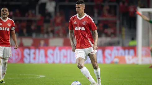Richard, jogador do Internacional, durante partida contra o Sao Paulo no estadio Arena do Gremio pelo campeonato Brasileiro A 2025. Foto: Maxi Franzoi/AGIF