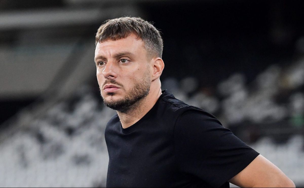 Anselmi tem jogo de “vida ou morte” no Botafogo e define time contra o Red Bull Bragantino