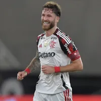 Sólido na defesa e decisivo no ataque, Léo Pereira vira herói em vitória do Flamengo no clássico
