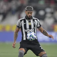 Alexander Barbosa complica a vida do Botafogo no Nilton Santos