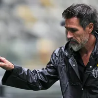 Eduardo Dominguez tem momento de fúria após derrota do Atlético-MG; veja vídeo