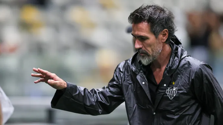 Eduardo Dominguez, técnico do Atlético-MG, durante partida contra o Internacional no estadio Arena MRV pelo campeonato Brasileiro A 2026. Foto: Gilson Lobo/AGIF