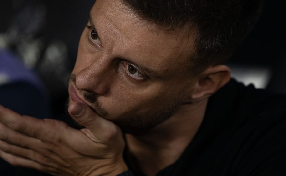 Derrota para o Flamengo faz efeito e Anselmi pode ser demitido de forma imediata do Botafogo