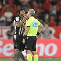 Daronco esclarece expulsão de Barboza em Botafogo x Flamengo