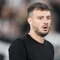 Anselmi critica postura da torcida após derrota no clássico