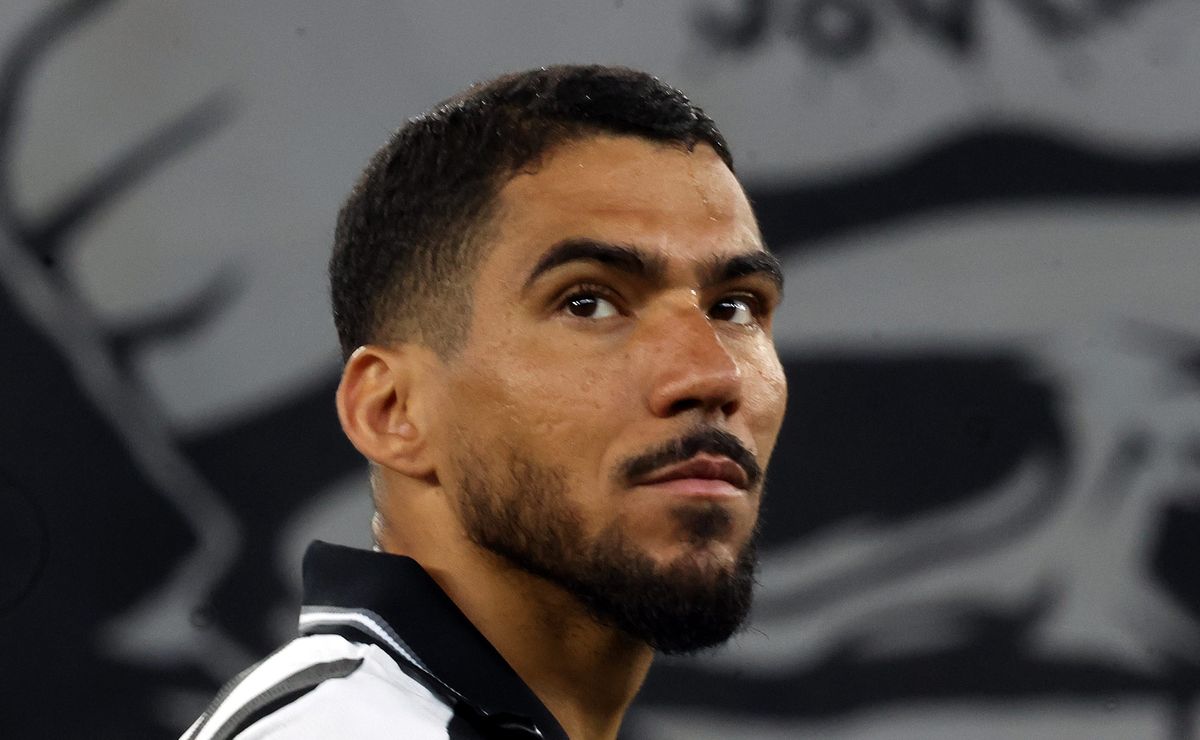 Allan condiciona resultado de Botafogo x Flamengo clássico à atuação de Anderson Daronco: “Estragou a partida”