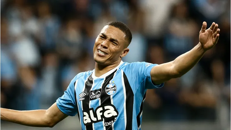 Carlos Vinícius possui média elevada de gols pelo Imortal Foto: Pedro H. Tesch/Getty Images