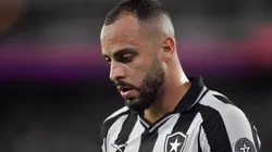 Arthur Cabral pode deixar o Botafogo nesta janela - Foto: Thiago Ribeiro/AGIF