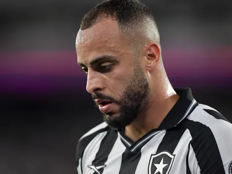 Arthur Cabral vira alvo do Corinthians e pode deixar o Botafogo