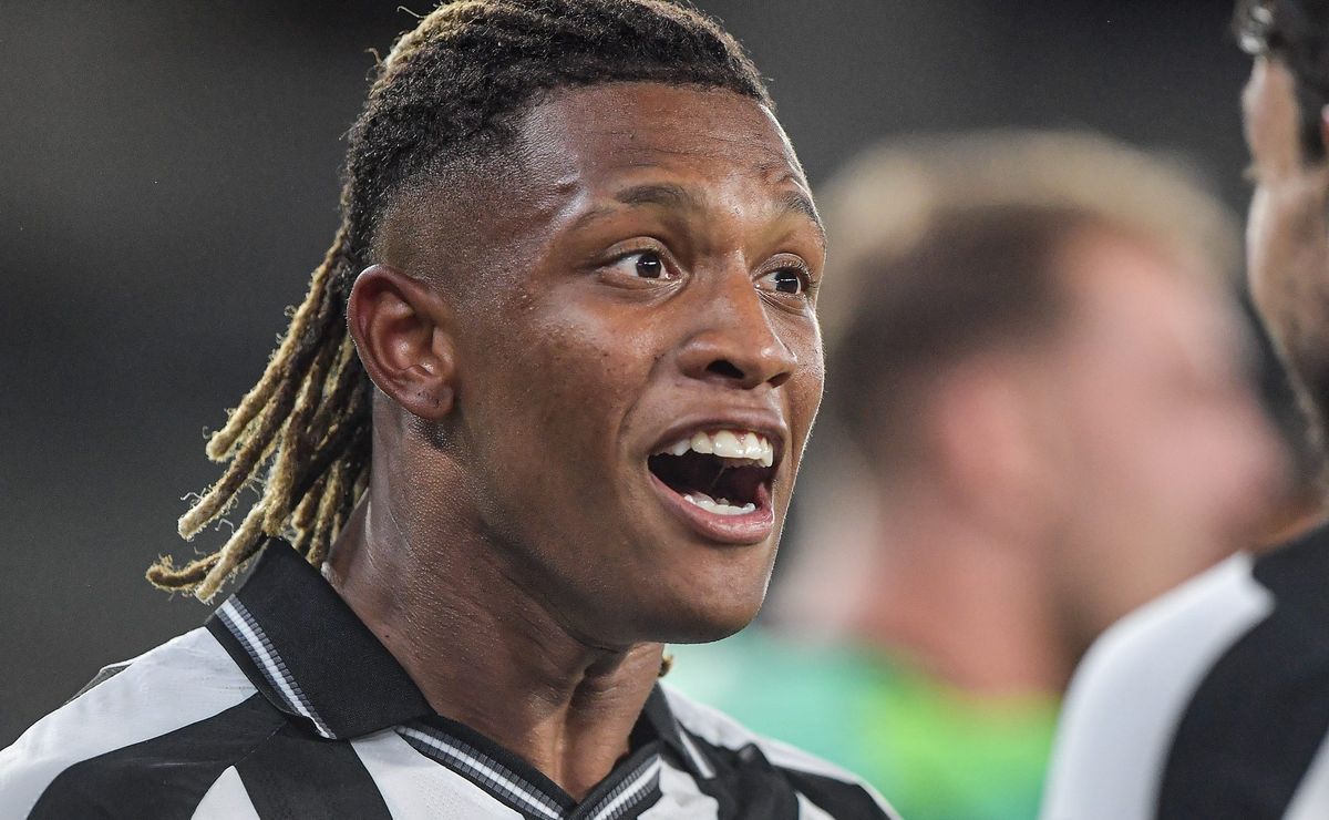 Negociação por Danilo no Palmeiras é encerrada após pedida de R$ 151 milhões do Botafogo