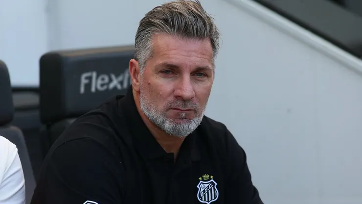 Gastón Liendo comanda o Santos por conta de suspensão de Vojvoda