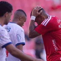 Internacional perde para o Bahia e aumenta crise no Brasileirão