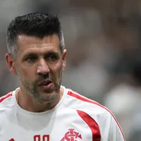 Escolhas de Pezzolano não funcionam na derrota do Internacional