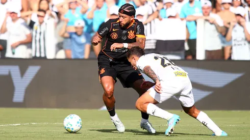 Memphis Depay jogador do Corinthians durante partida contra o Santos. Foto: Mauricio De Souza/AGIF
