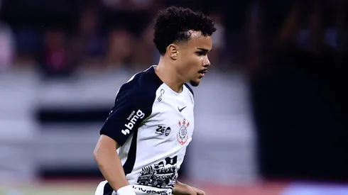 Kaio César é elogiado pela Fiel após empate contra o Santos na Vila