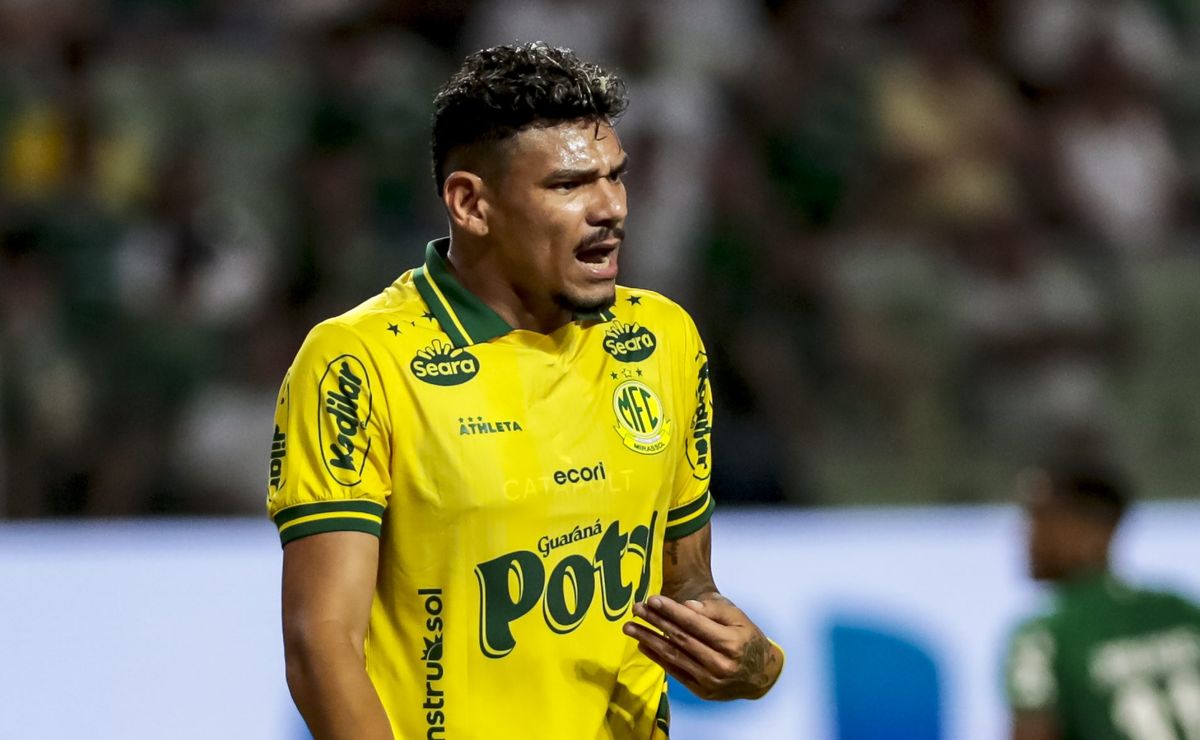 Tiquinho Soares é sincero após derrota e exalta superioridade do Mirassol diante do Palmeiras: “Acharam um gol”