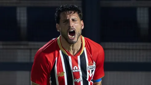 Calleri jogador do São Paulo comemora seu gol durante partida contra o Bragantino. Foto: Joisel Amaral/AGIF