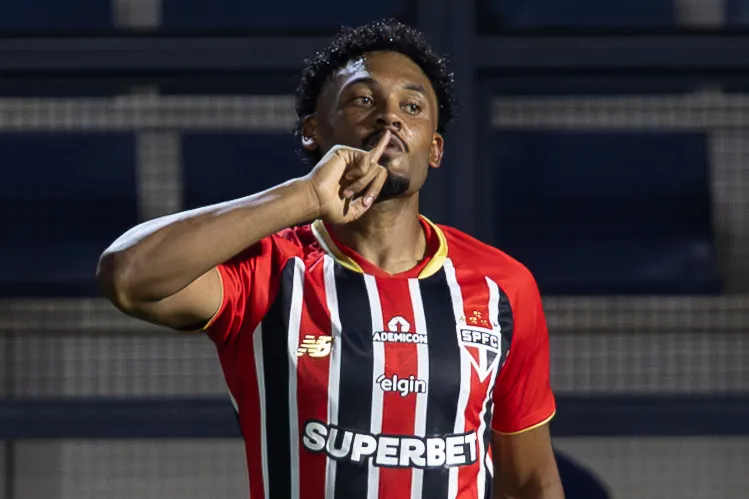 Sabino continua em bom momento pelo São Paulo. Foto: Joisel Amaral/AGIF