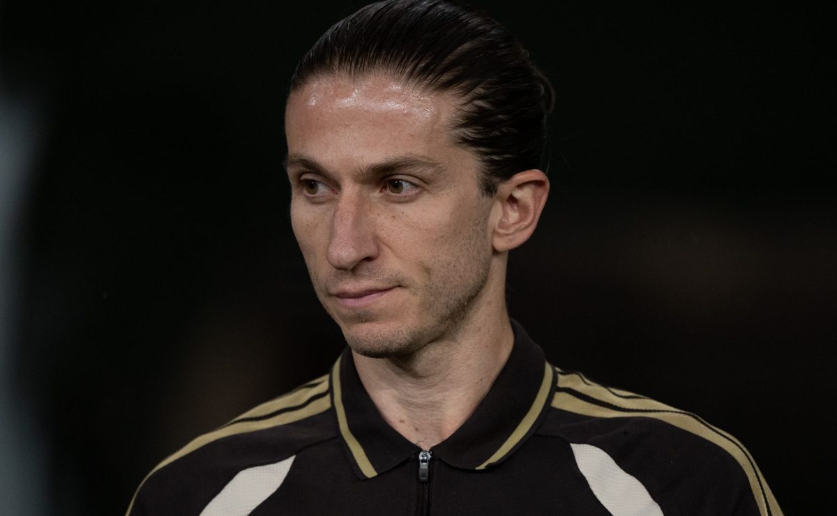 Filipe Luís vira favorito para substituir Tite no Cruzeiro cerca de 13 dias após deixar o Flamengo