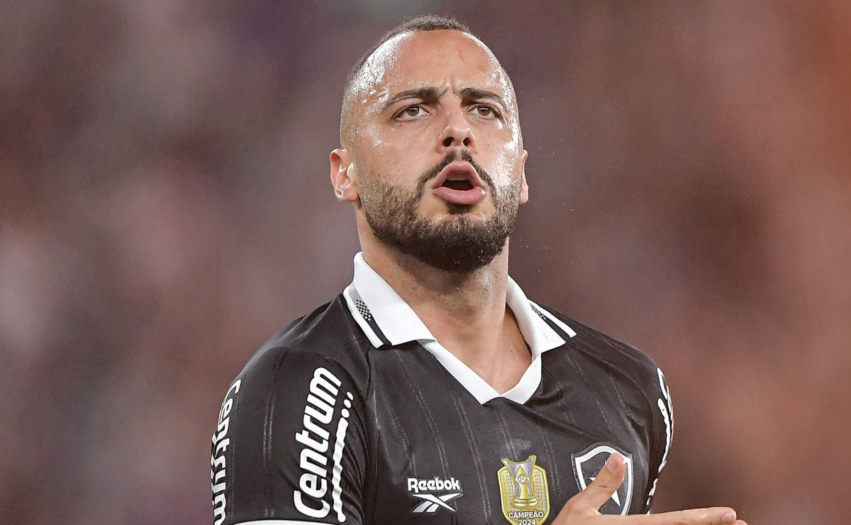 Corinthians avança por empréstimo de Arthur Cabral e Botafogo fixa valor de R$ 48,8 milhões