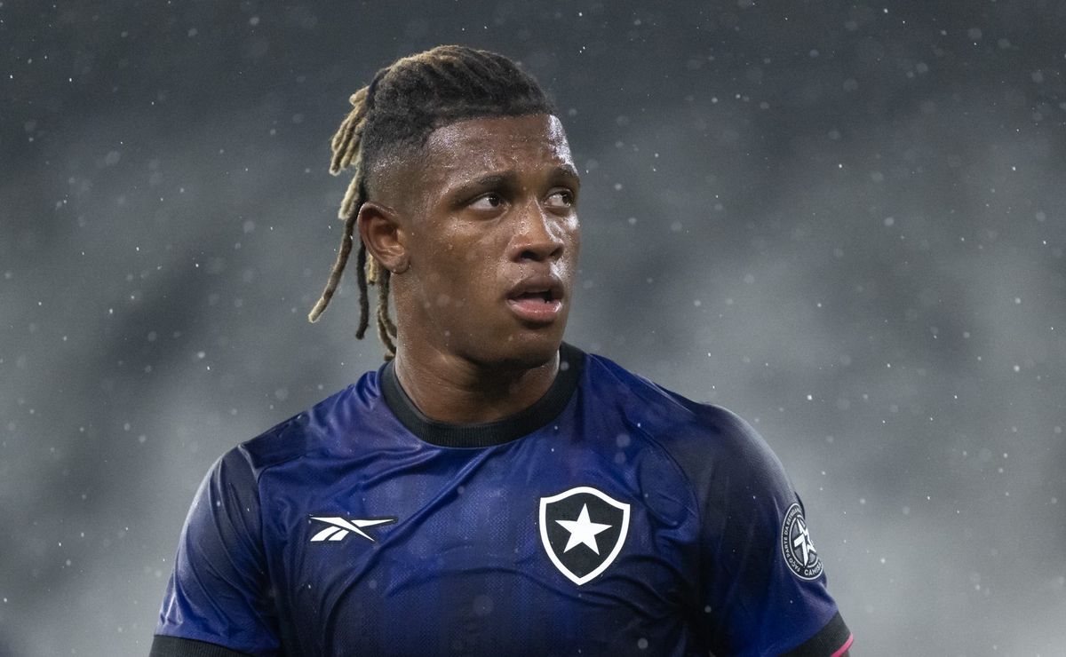 Palmeiras esquece Danilo e Leila Pereira sabe das condições para contratar Wendel, do Zenit