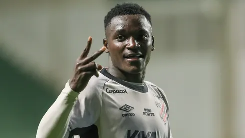 Atacante fez grande temporada - Foto: Gilson Lobo/AGIF.