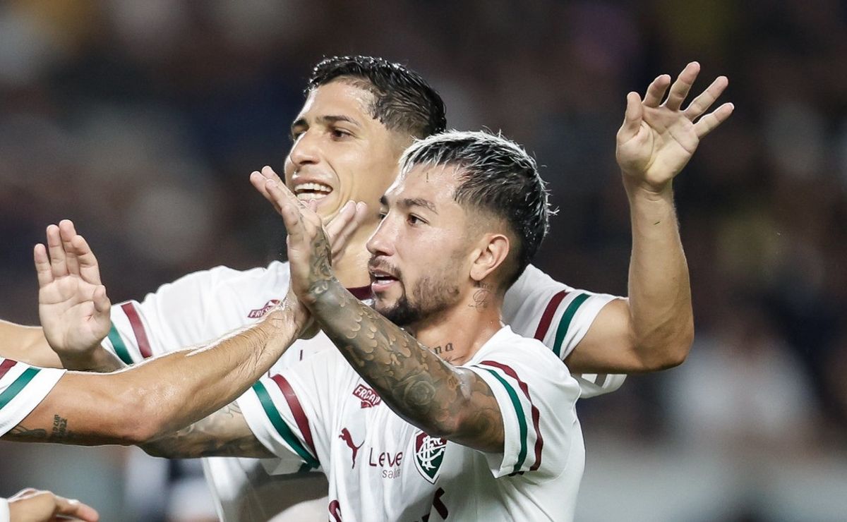 Fluminense vence o Athletico-PR e dupla formada por Savarino e Acosta se destaca mais uma vez