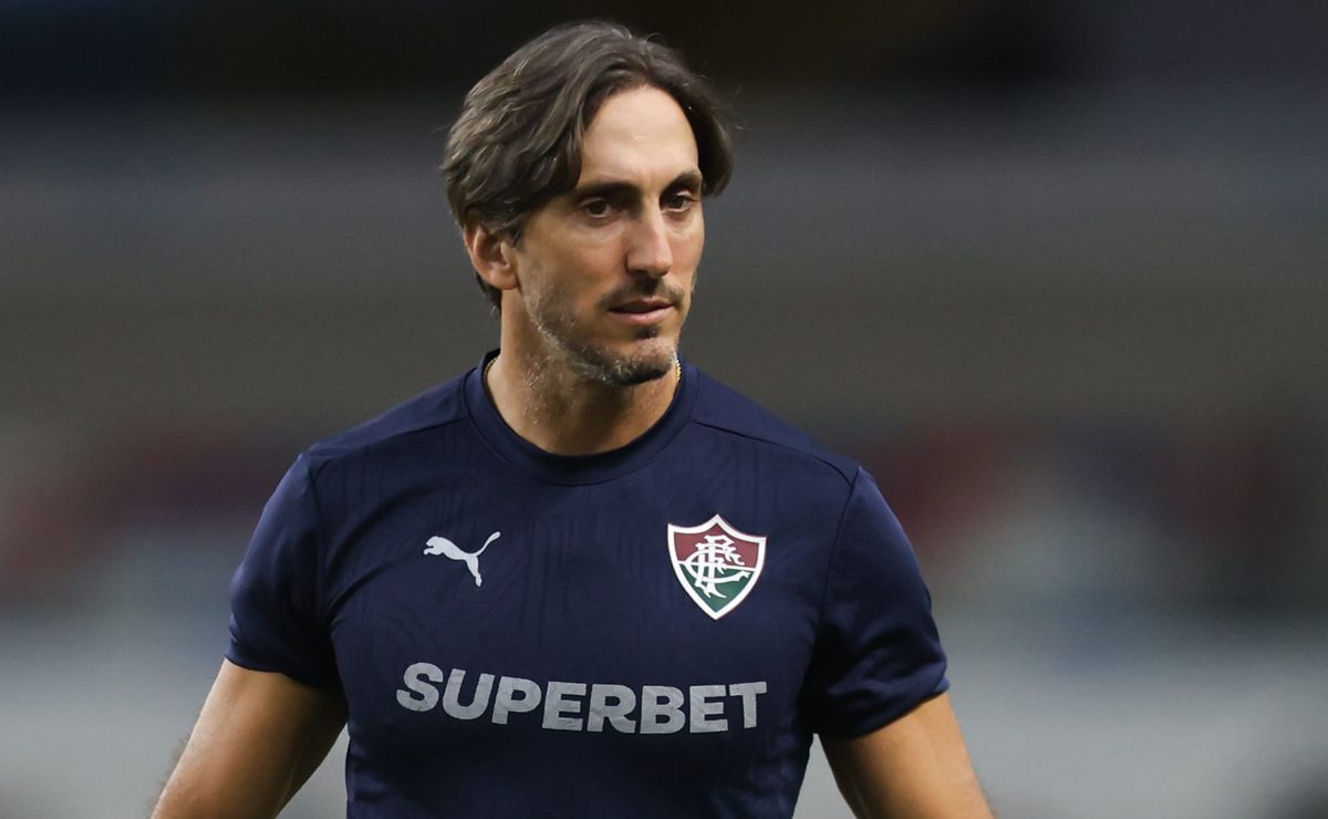 Zubeldía justifica escolha de Guilherme Arana entre os titulares do Fluminense: “Um jogador importante e bom nível”