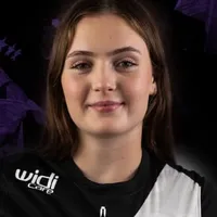 Helô, formada pela base do Grêmio, assina com o Vasco