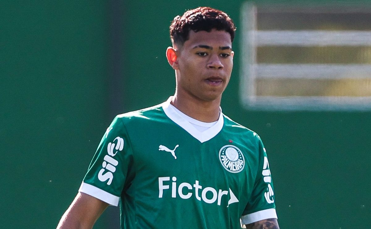 Palmeiras tenta renovar contrato de Pacheco, mas staff do meio-campista faz jogo duro