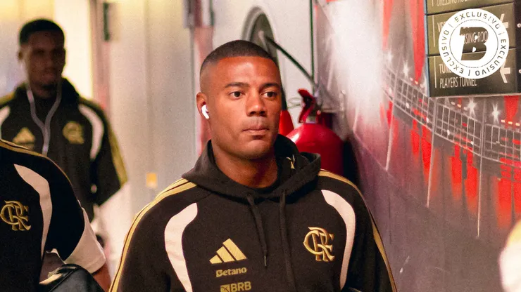 De la Cruz jogador do Flamengo durante viagem do elenco