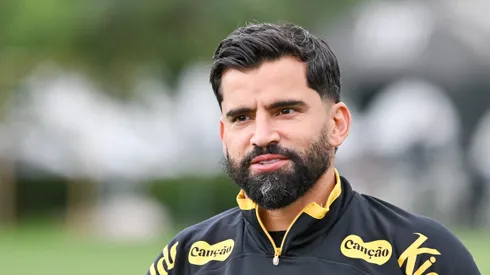 Tomás Rincón durante treino do Peixe.