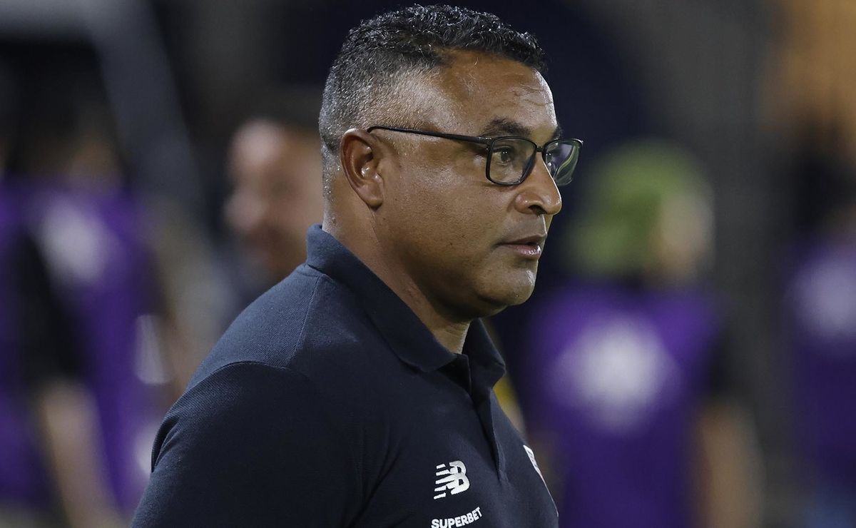 São Paulo vive ambiente mais leve com Roger Machado depois de demissão de Hernán Crespo