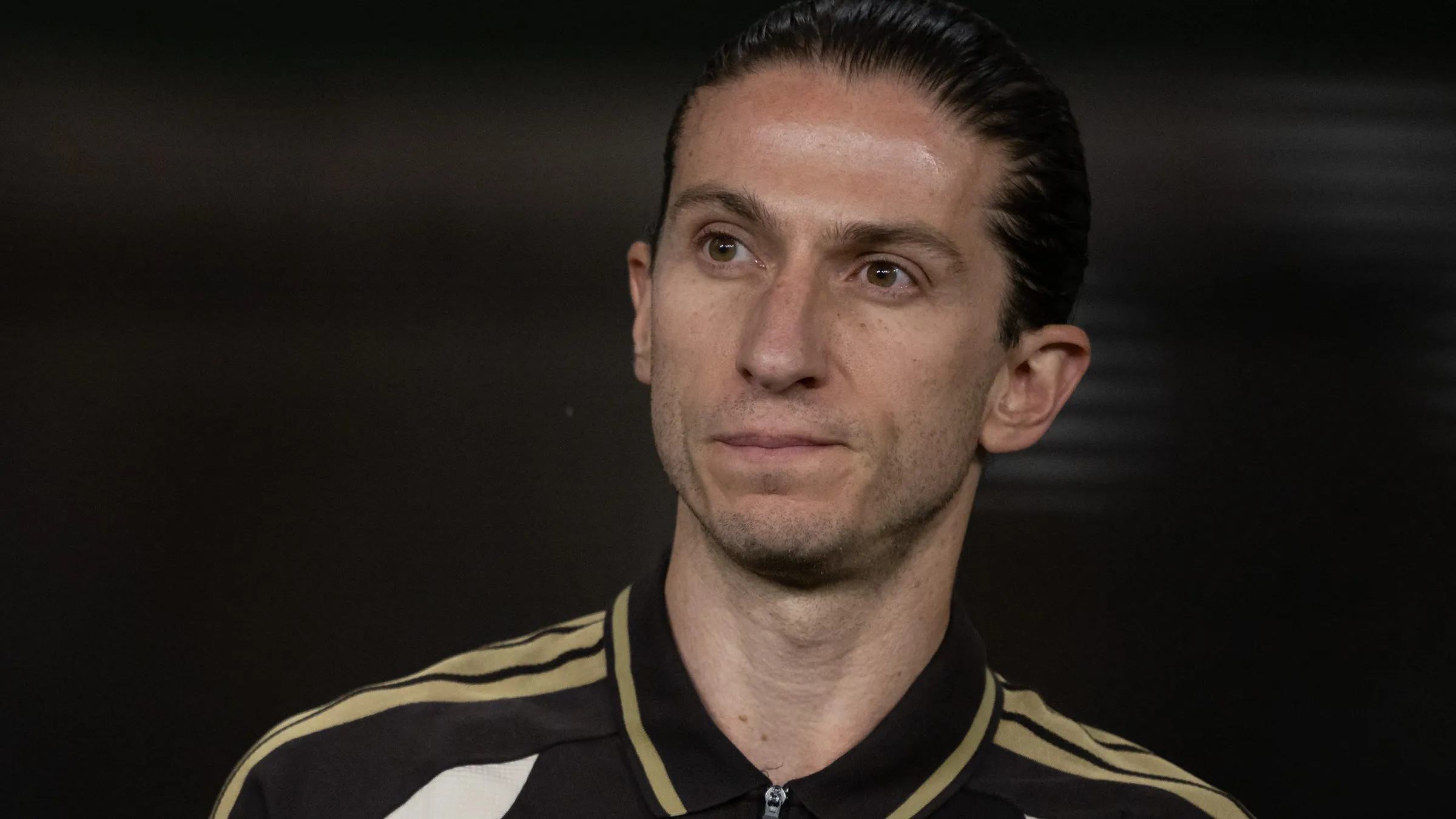 Filipe Luís deve assumir algum clube na Europa - Foto: Jorge Rodrigues/AGIF.