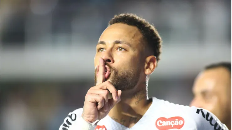 Neymar durante jogo contra o Vasco.