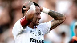 Neymar não foi bem diante do Corinthians.